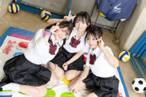 [pai303]みこ＆なぎさ＆かんなに出ているAV女優名は？