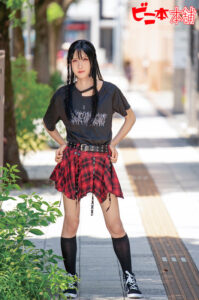 [bini537]とうかさん 2に出ているAV女優名は？