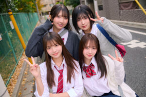 [deaa030]める＆ひかり＆もあ＆ゆみに出ているAV女優名は？